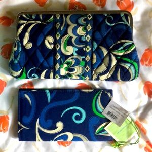 New Vera wallet and checking sleeve